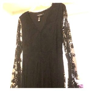 Maternity lace long sleeve maxi dress